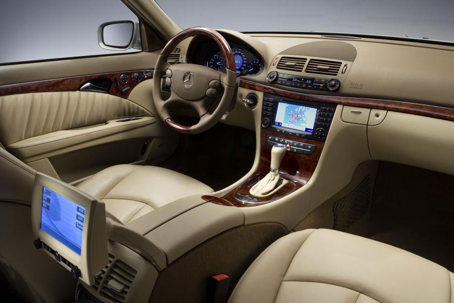  Mercedes-Benz E-Class 2007 года  (фото 27 из 80)